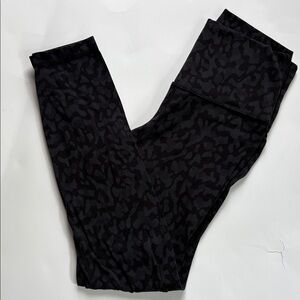 Lululemon Align Pants 25” Nulu Black Leopard LW5By3s Size 6